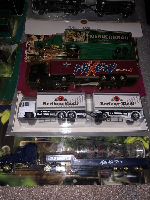 Miniaturas de camiões novas