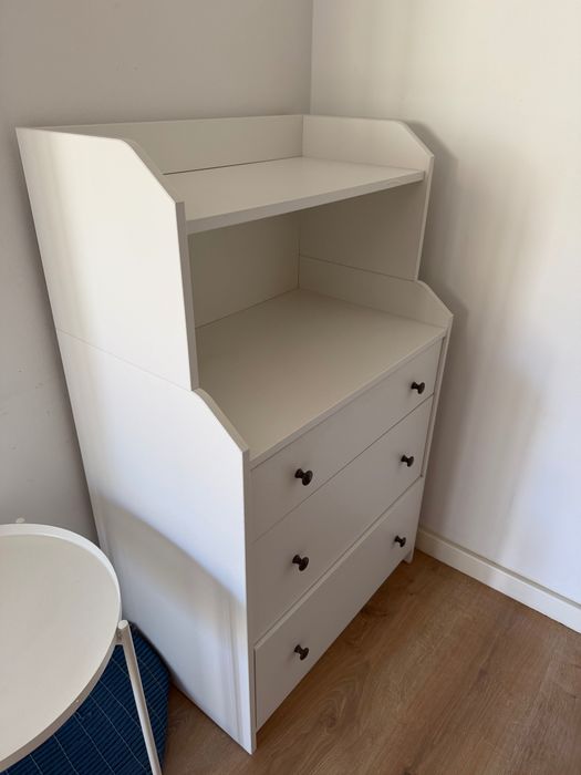 Armário branco IKEA