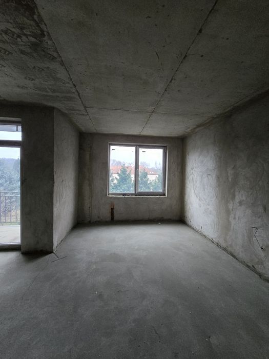 2-кімн квартира вільного планування поруч із парком Боздош Під ремонт