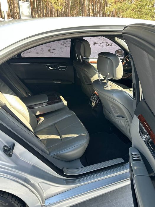 Mercedes W221 s500