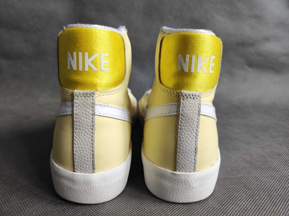 - Nike Blazer Mid 77  - Sneakersy r. 40