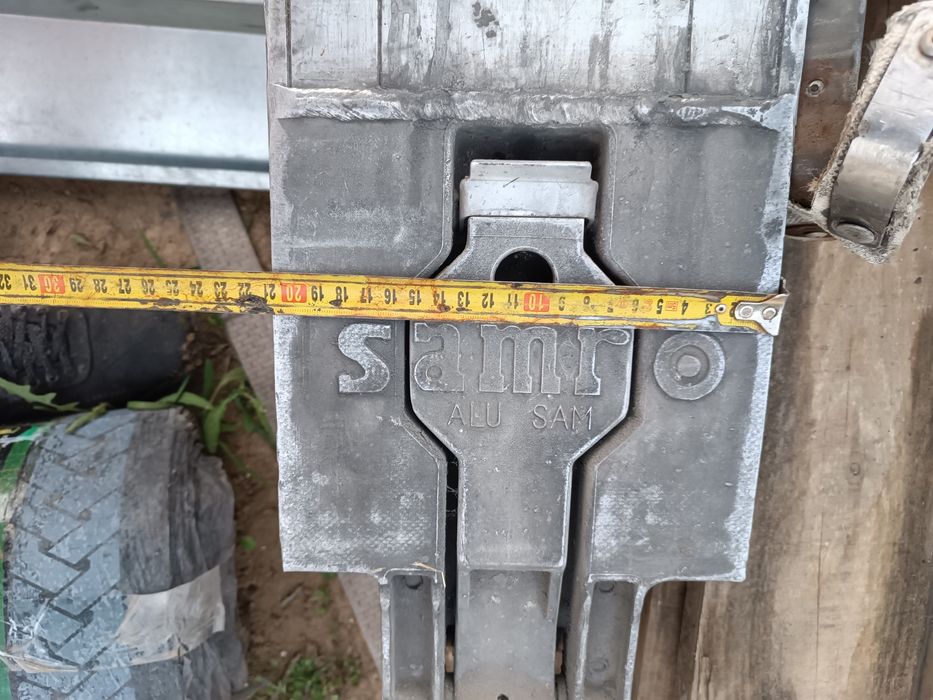 Стойки полуприцепа алюминиевые