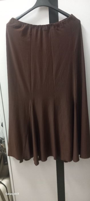 Długa brązowa spódniczka