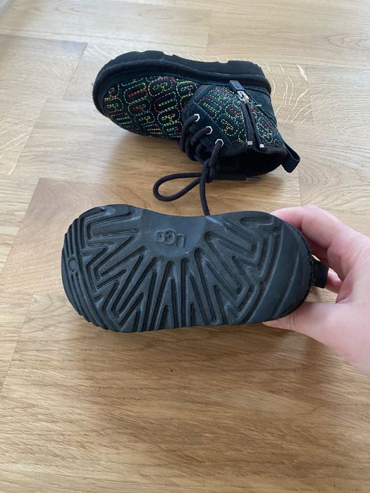 Черевики Ugg,25 розмір