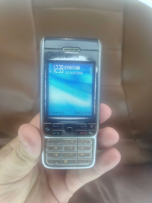 Продаж телефонів Nokia 7610 та 3230