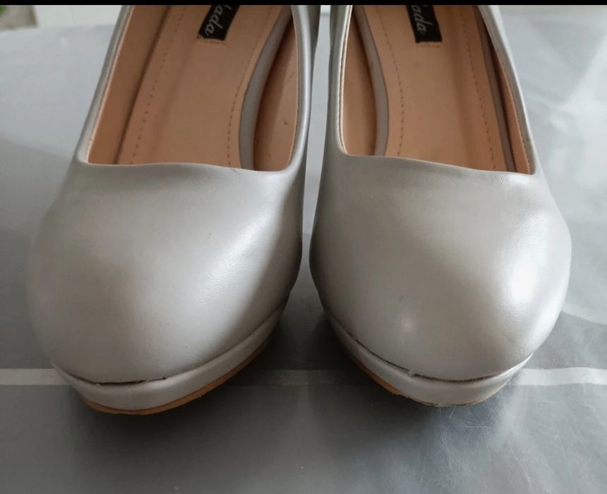 Warto! Buty czółenka - 2 pary, szare rozm.37 + laczki gratis