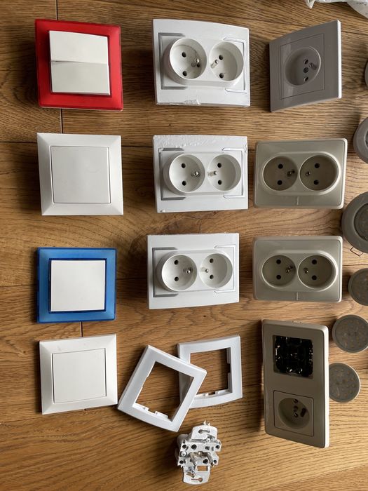 Gniazdka, włączniki, halogen, Legrand