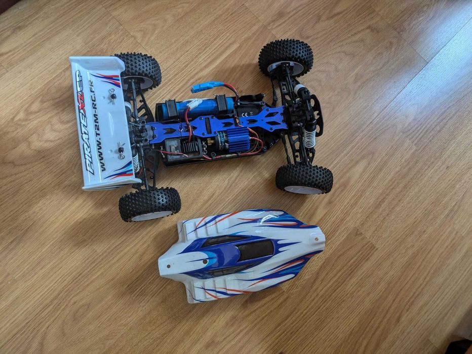 Vendo buggy-TT Escala: 1/10 (T2M RC  Pirate XL EP)