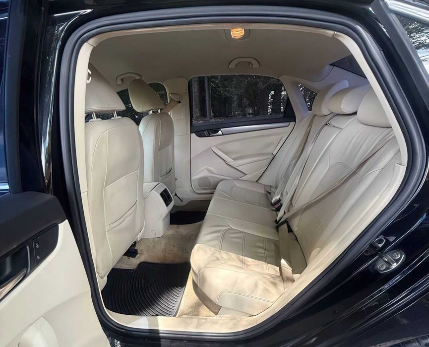 Volkswagen Passat SE      2014