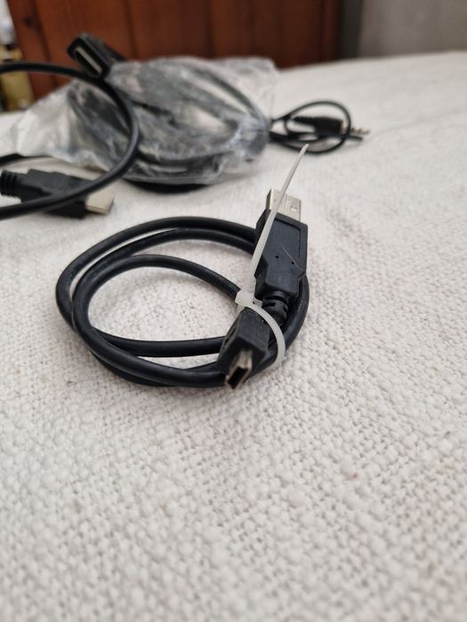 Vários cabos elétronica, áudio, informática