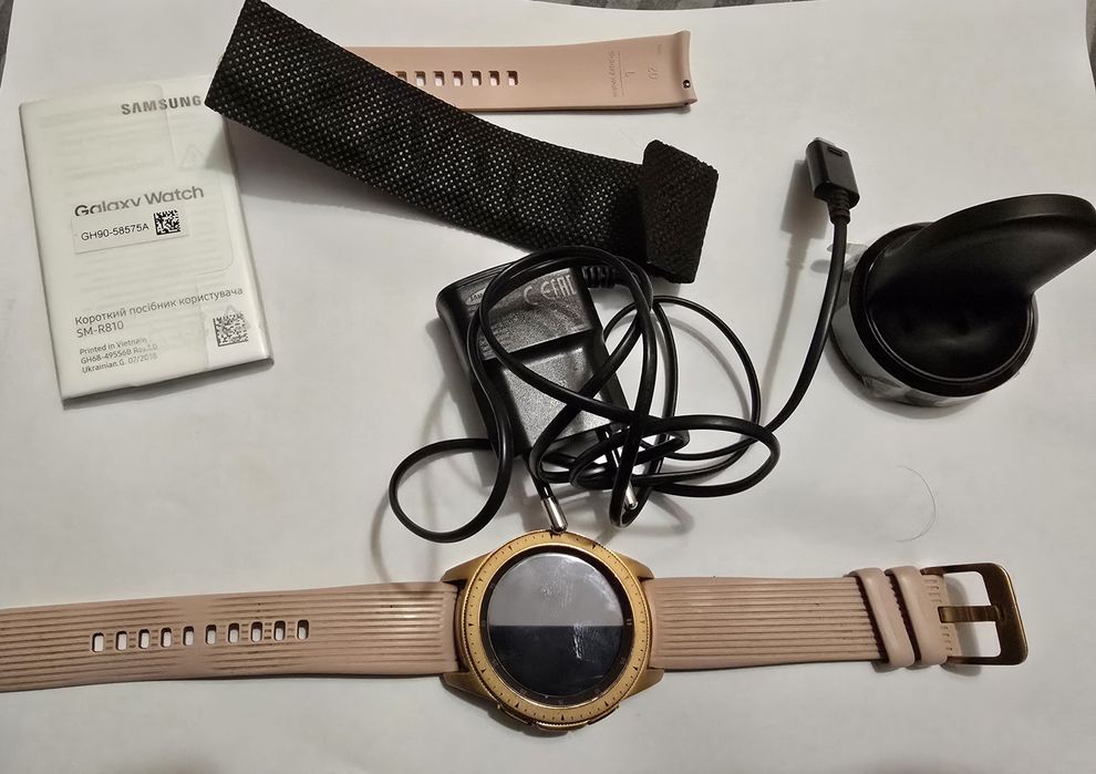 Смарт-годинник Samsung Galaxy Watch 42mm Gold (SM-R810NZDASEK)