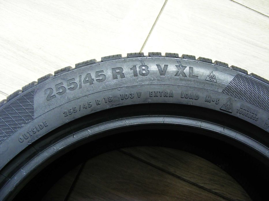Зимова гума 255/45/18 -2 шт. Continental Winter Contact TS850P.