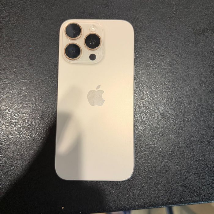 Sprzedam iPhone 16 pro