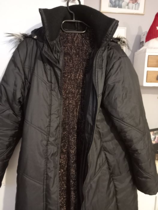 Długa kurtka z kapturem