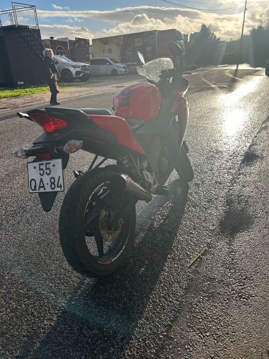 Honda CBR125 em ótimo estado