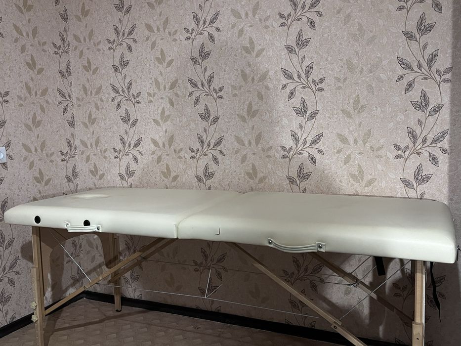 масажний стіл у задовільному стані за низькою ціною