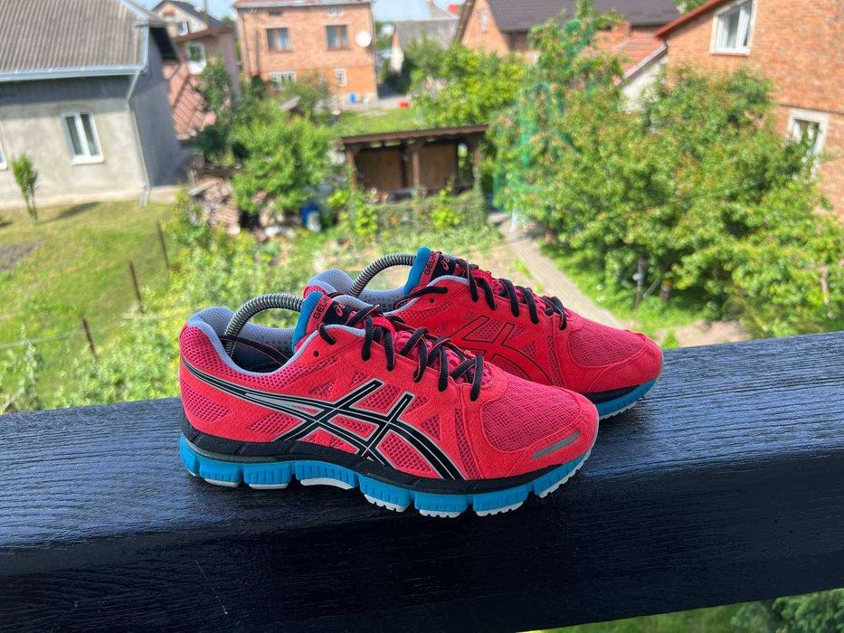 Кросівки Asics Gel-Neo33