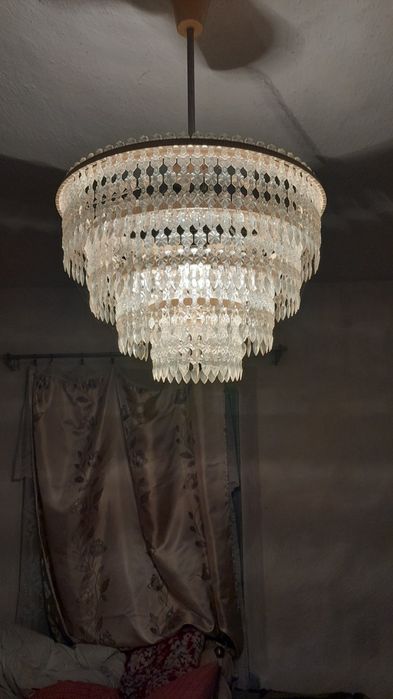 Люстра очень редкий случай!