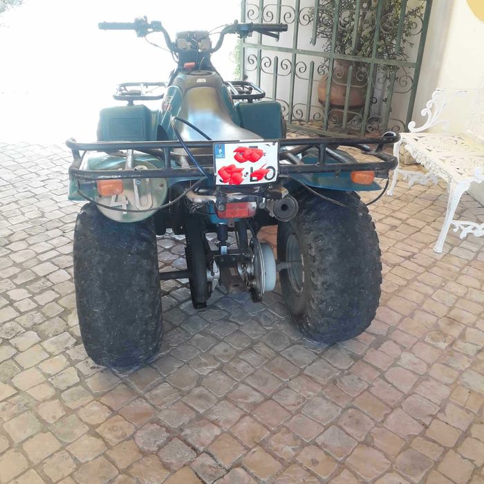 Moto 4 Suzuki com matricula 1 dono