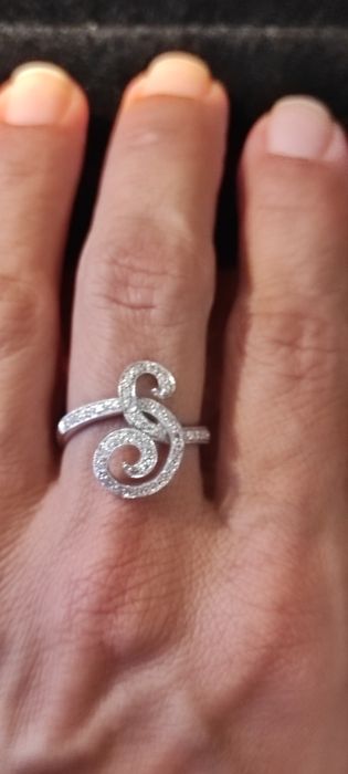 Продам золоту 585* каблучку з діамантами, імпорт