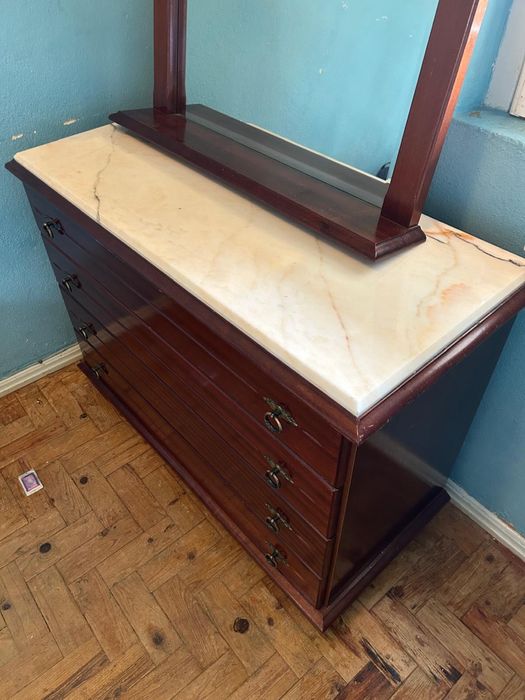 Movel Comoda Em Madeira Bom Estado