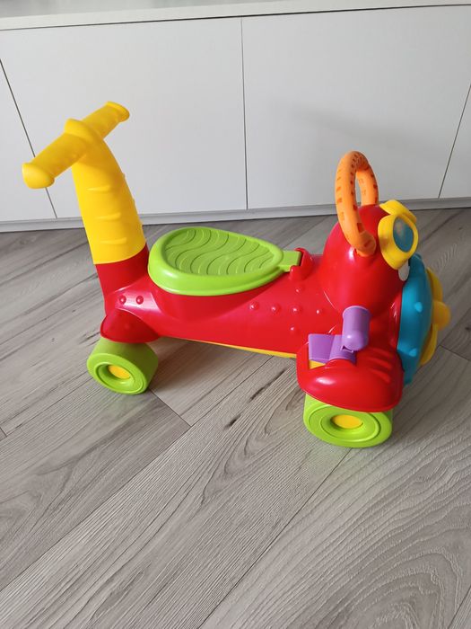 Автомобіль-каталка толокар Chicco з багажником Аероплан Чарлі