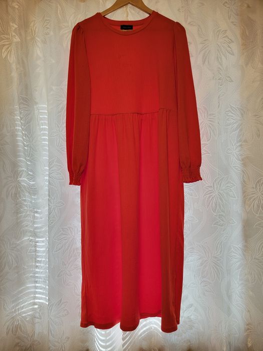 Продам женские платья