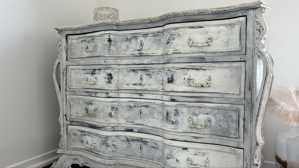 Comoda antiga pintada