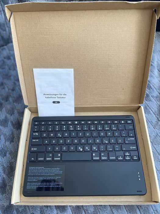 безпровідна bluetooth клавіатура з німецькою розкладкою