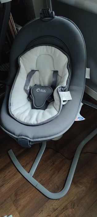 Bujaczek elektryczny baby moov