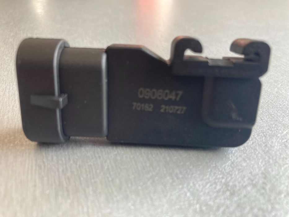 Датчик абсолютного давления DAEWOO/OPEL Metzger 0906047 новый