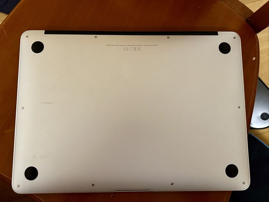 MacBook Air 13” (2017) | i5 / 8GB / 128GB SSD