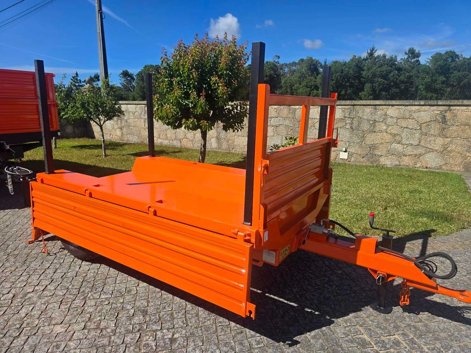 Reboque agricola / florestal de gamela novo basculante de 3500 kg com fueiros