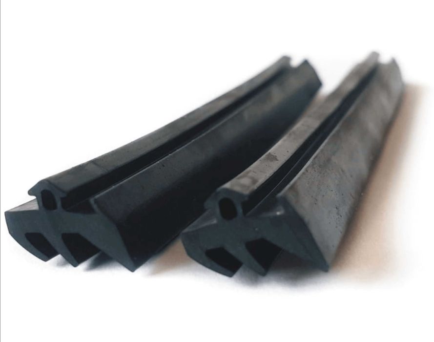 Uszczelka gumowa Ł 103 do profilu aluminiowego 1 mb