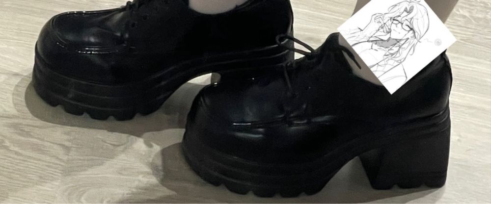 женские чёрные лоферы