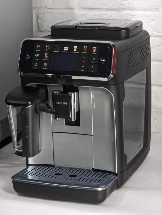 Кавомашина кавоварка Saeco Philips Series 5500 ВІТРИННИЙ ЗРАЗОК