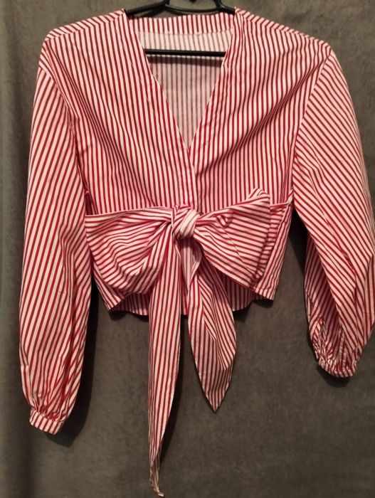 Продам блузку жіночу.