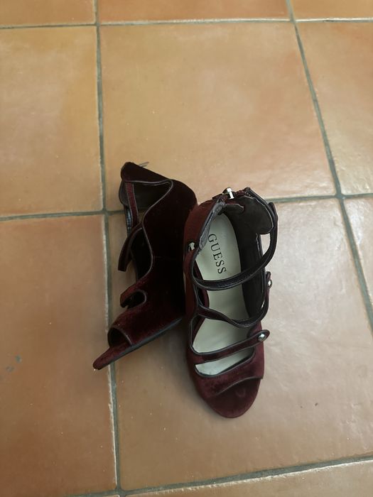 Sapatos de Salto Guess