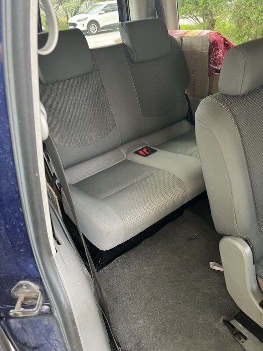 VW Caddy Maxi 2009рік оригінальний пасажир