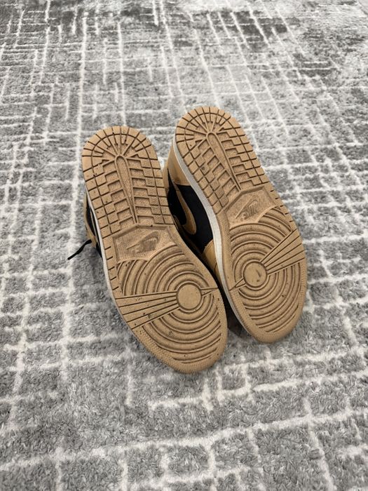 Nike air jordan 1 retro high heirloom