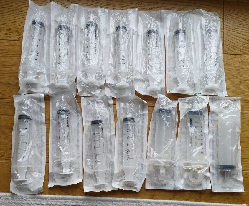 Strzykawki do cewników 60(50) ml i 100 ml firmy MARGMED - nowe.