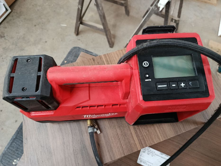 Sprzedam kompresor Milwaukee m18