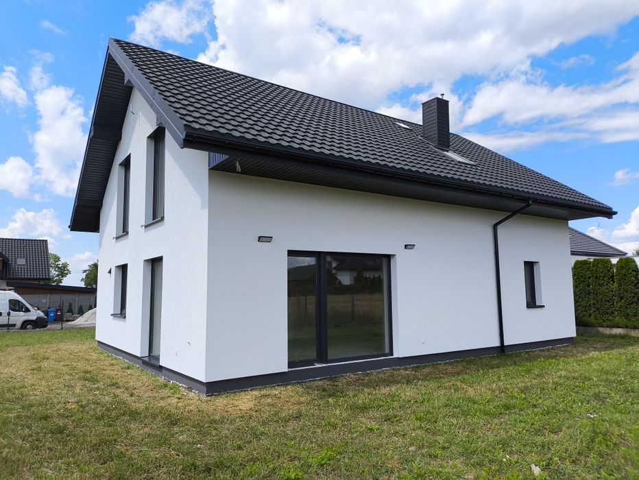 Dom wolnostojący Kudrowice położony na obrzeżach Pabianic.