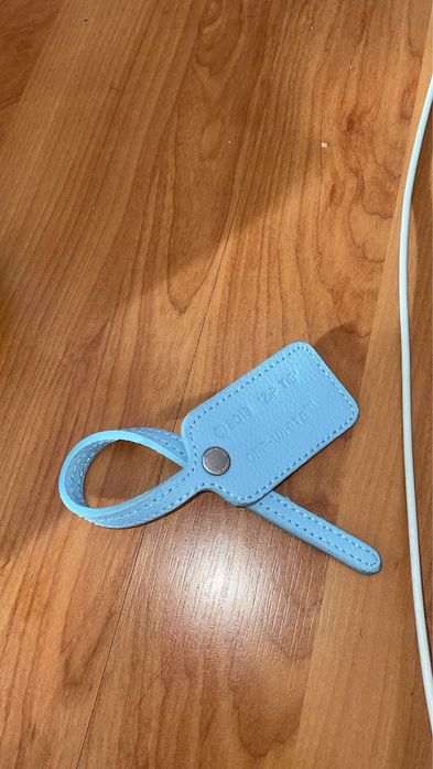 Saptilhas Off White out of office