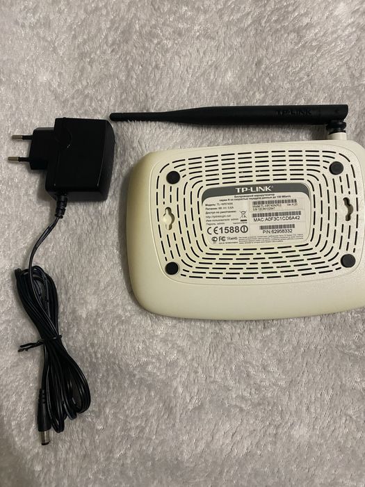 Роутер TP-Link TL-WR740N с блоком питания 9В