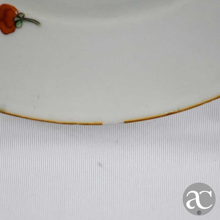 Prato porcelana China período Yongzheng séc. XVIII, flores e inseto n3