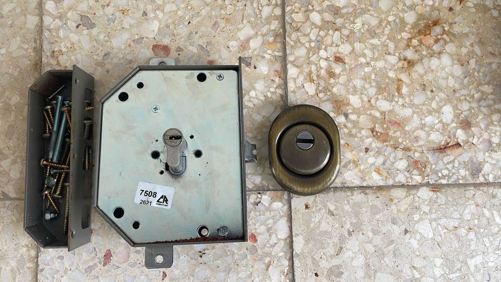 Fechadura CR 2250 PEN VR DTA