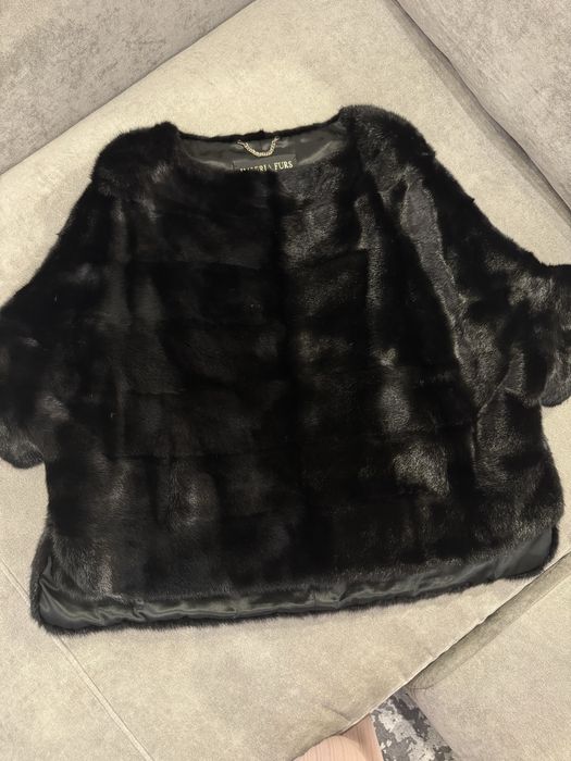 Чорна норкова шуба