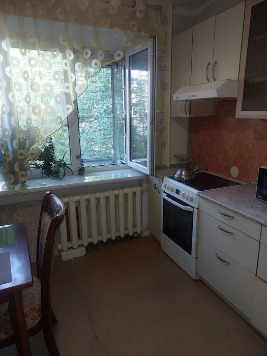 Сдам 2 ком кв Лахтинская 4/5