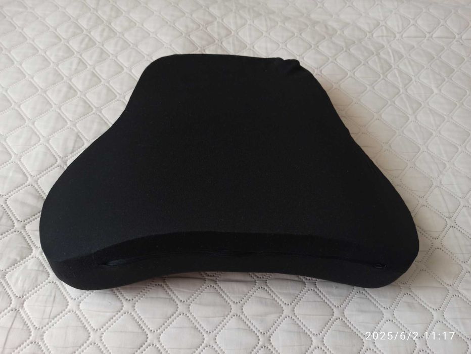 Комплект ортопедических подушек в авто.